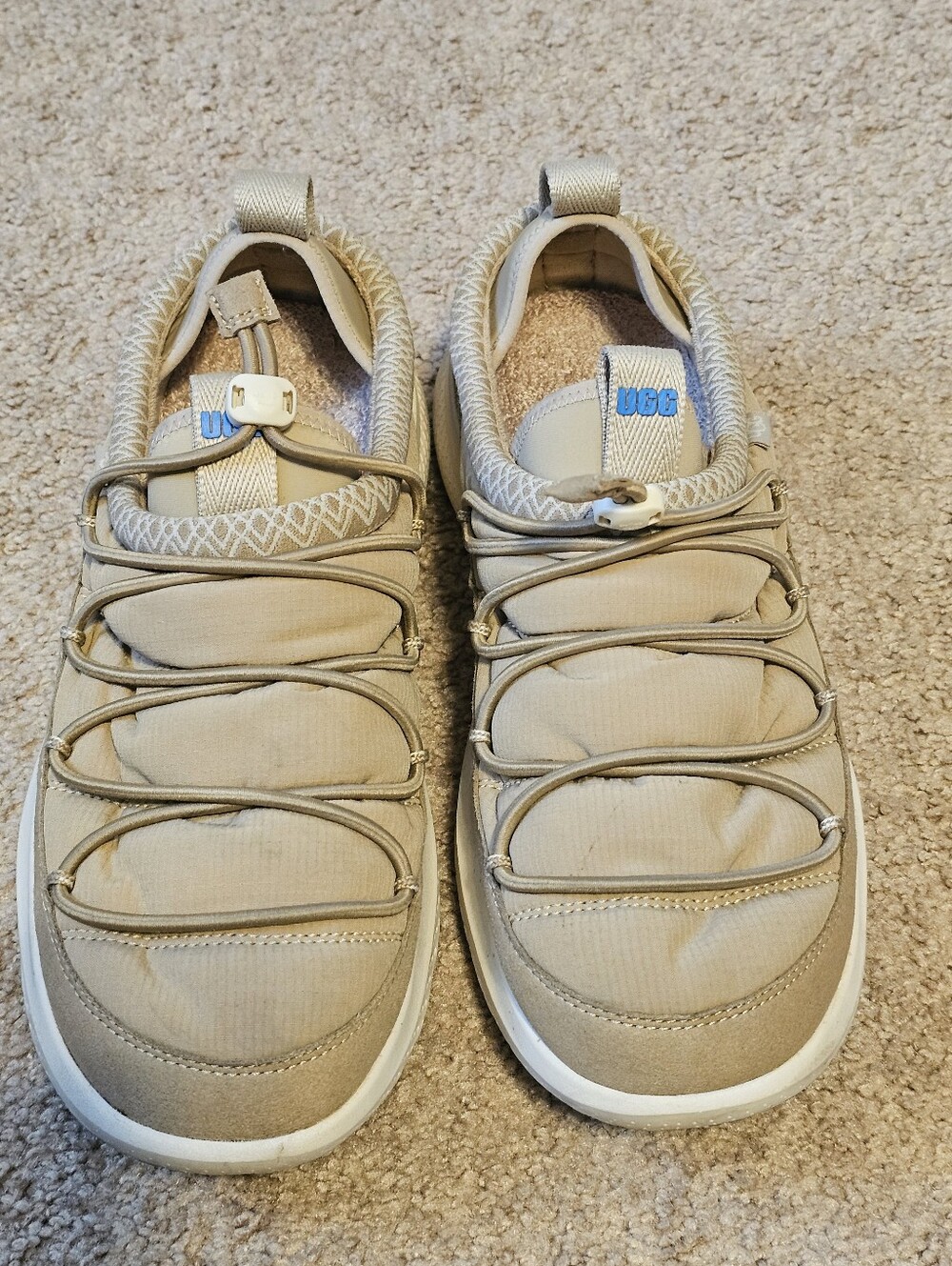 UGG SZ 10 ADVENTURE SHOES